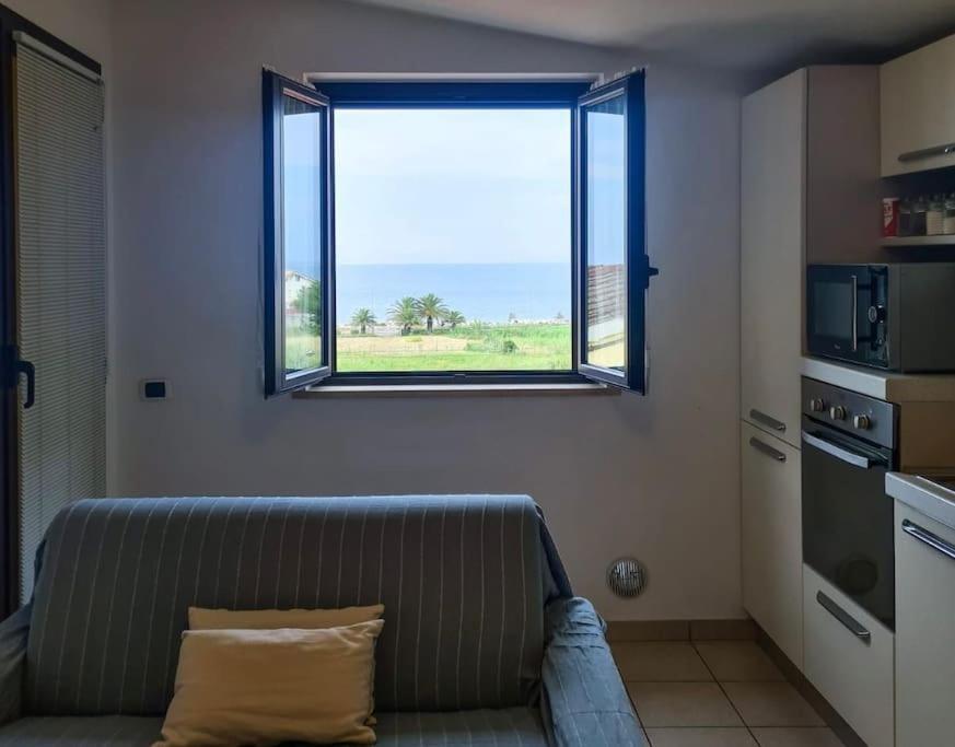 Lovely Flat With See View Roseto Degli Abruzzi Exterior foto